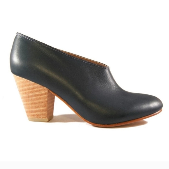 Fortress of Inca Black Heels Lucita  Leather Booties Pump Size 8 - Picture 1 of 10